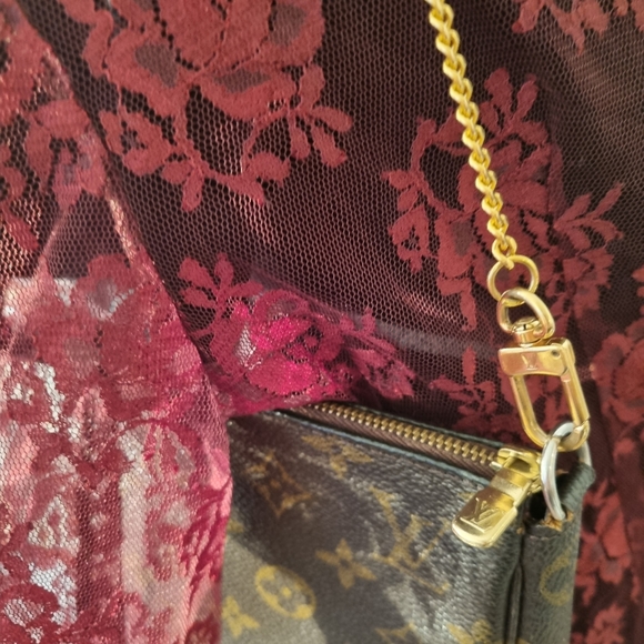 Vintage Red Lace Shirt - Picture 7 of 8